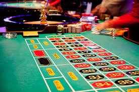 Layar beranda koitogel dengan fitur sportsbook dan live casino yang mudah diakses lewat ponsel